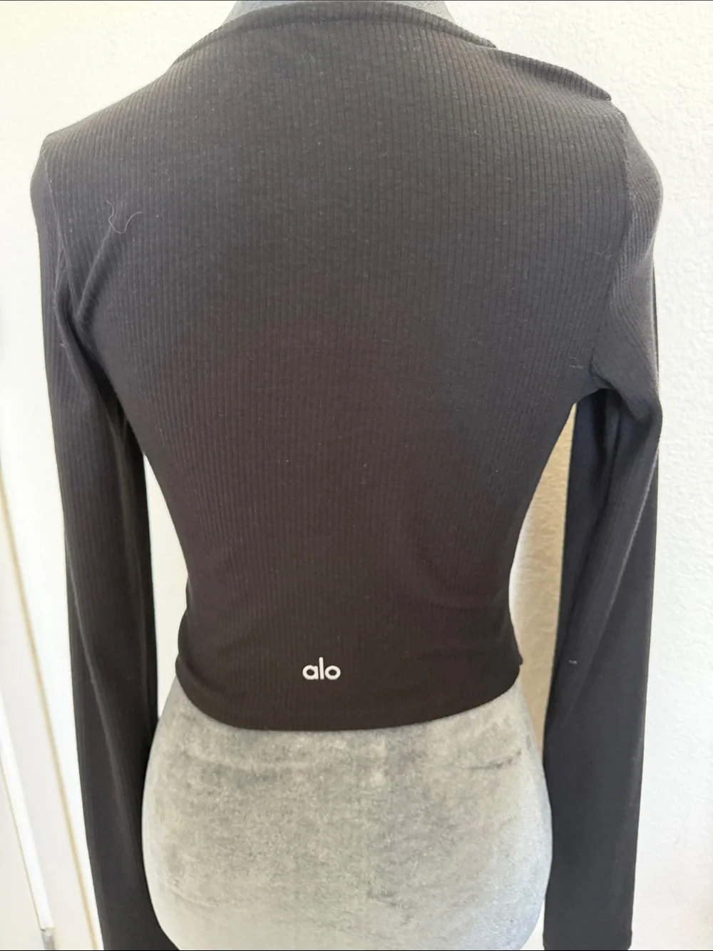 ALO Black Ribbed Zip-Front Women’s Top, Small